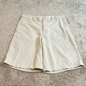 Men’s golf shorts